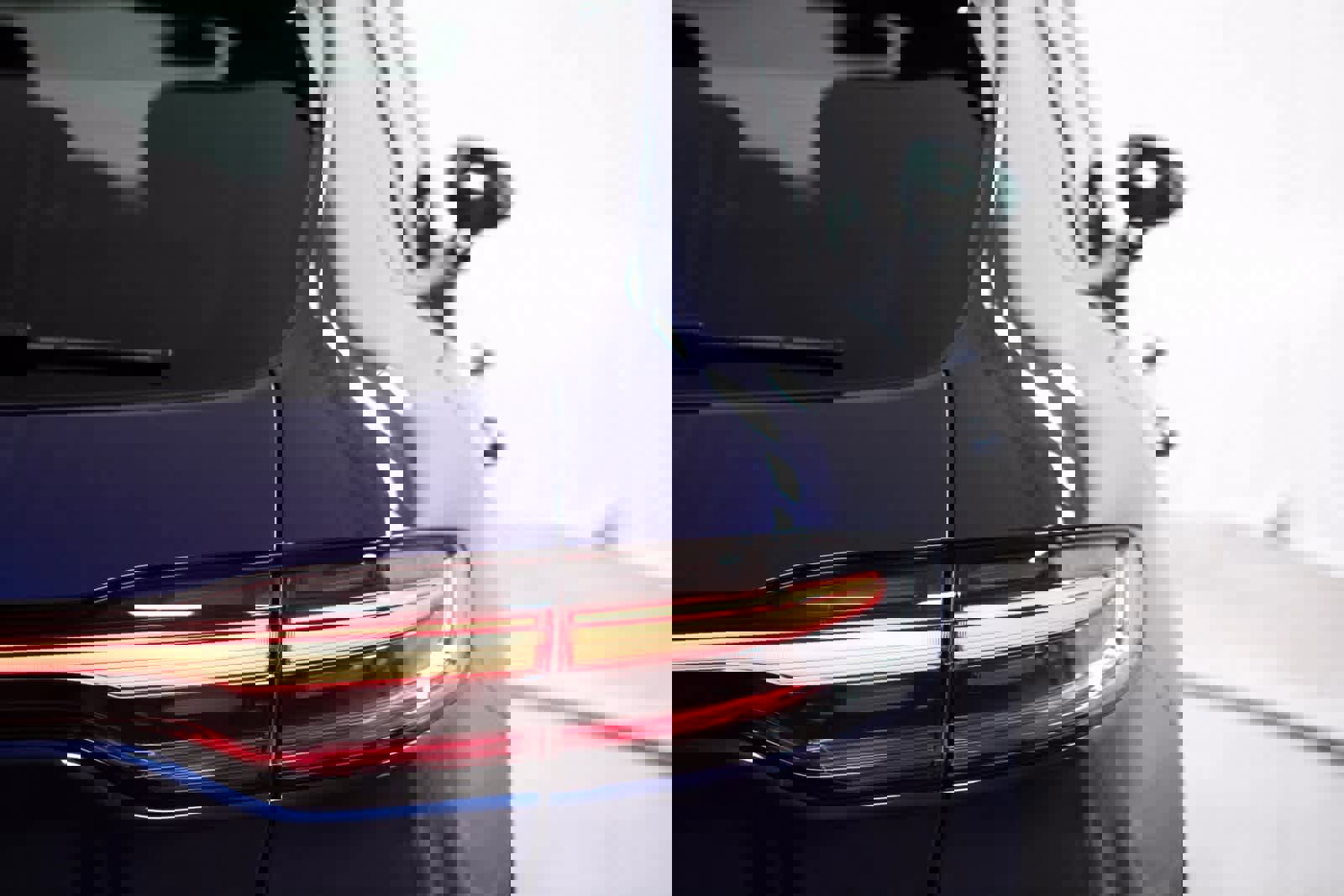 Certified 2025 Porsche Macan image 36