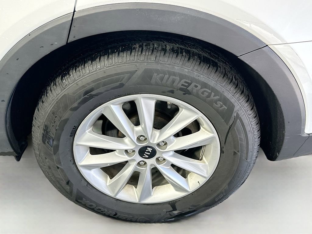 Used 2019 Kia Sorento LX image 29