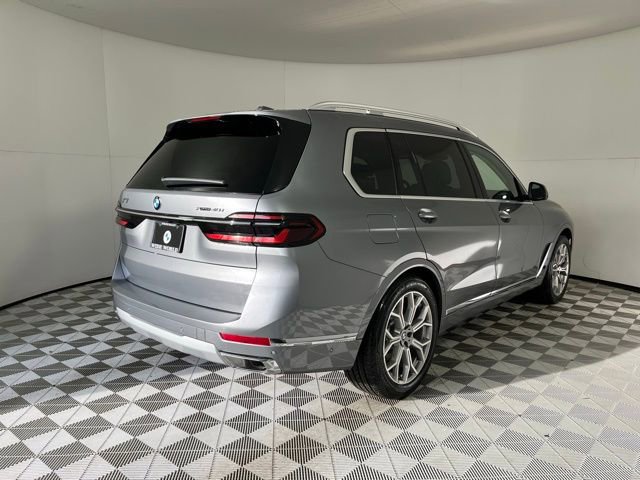 Used 2025 BMW X7 xDrive40i w/ Premium Package image 7