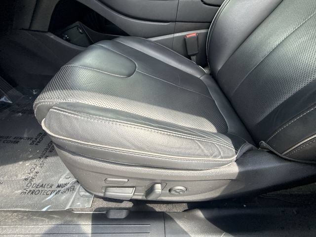Certified 2022 Hyundai Santa Fe Limited FWD image 12