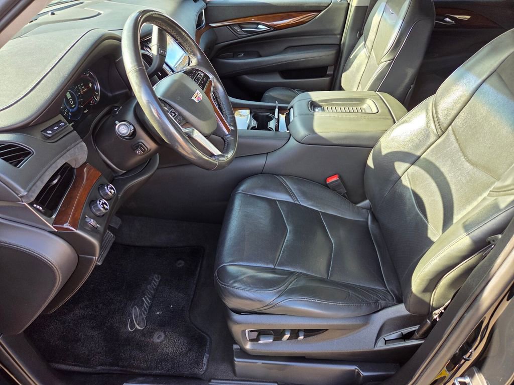 Used 2019 Cadillac Escalade Premium Luxury w/ Escalade Sport Edition AWD/4WD image 12