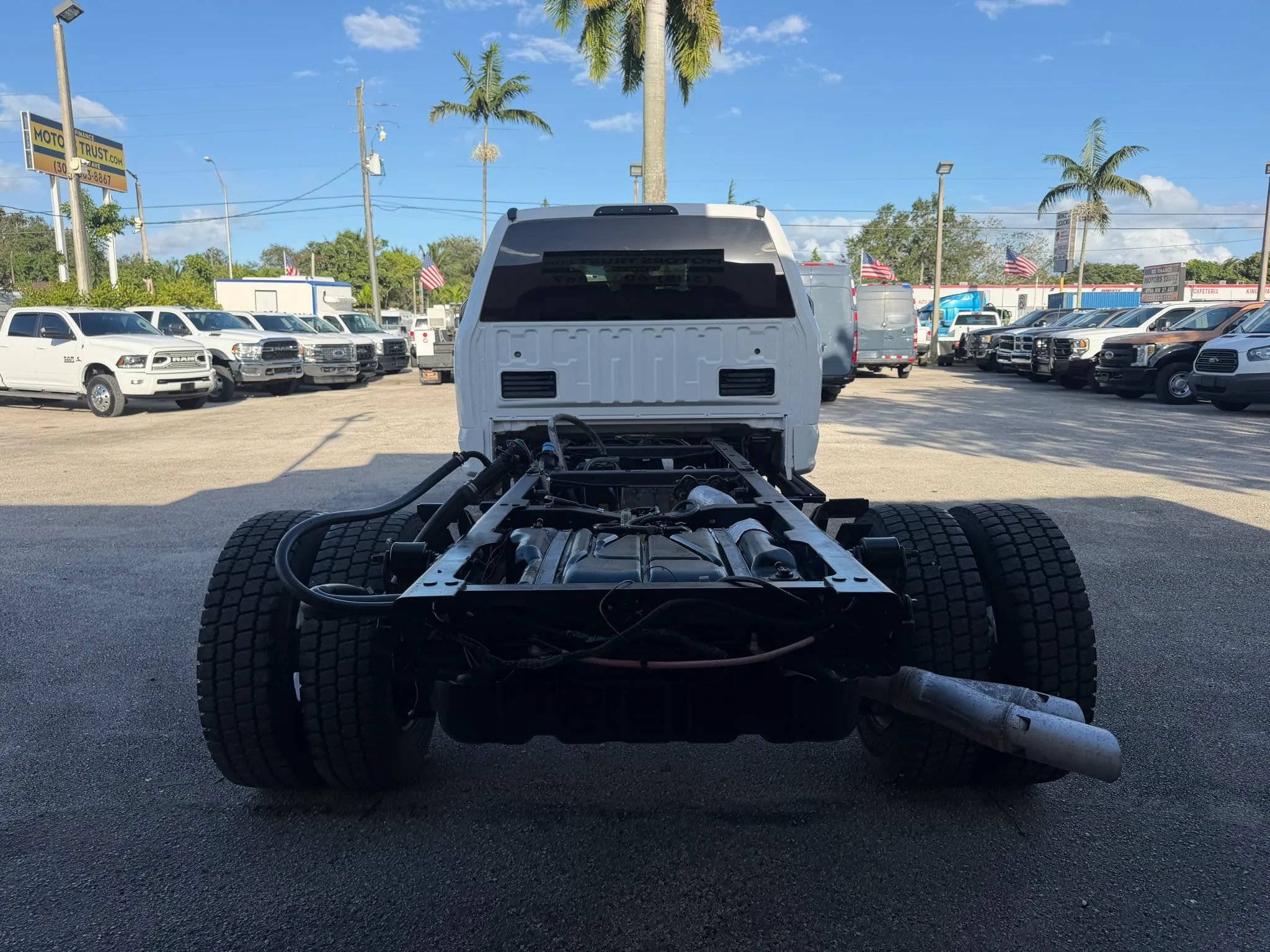 Used 2018 Ford F550 4x4 Crew Cab image 4