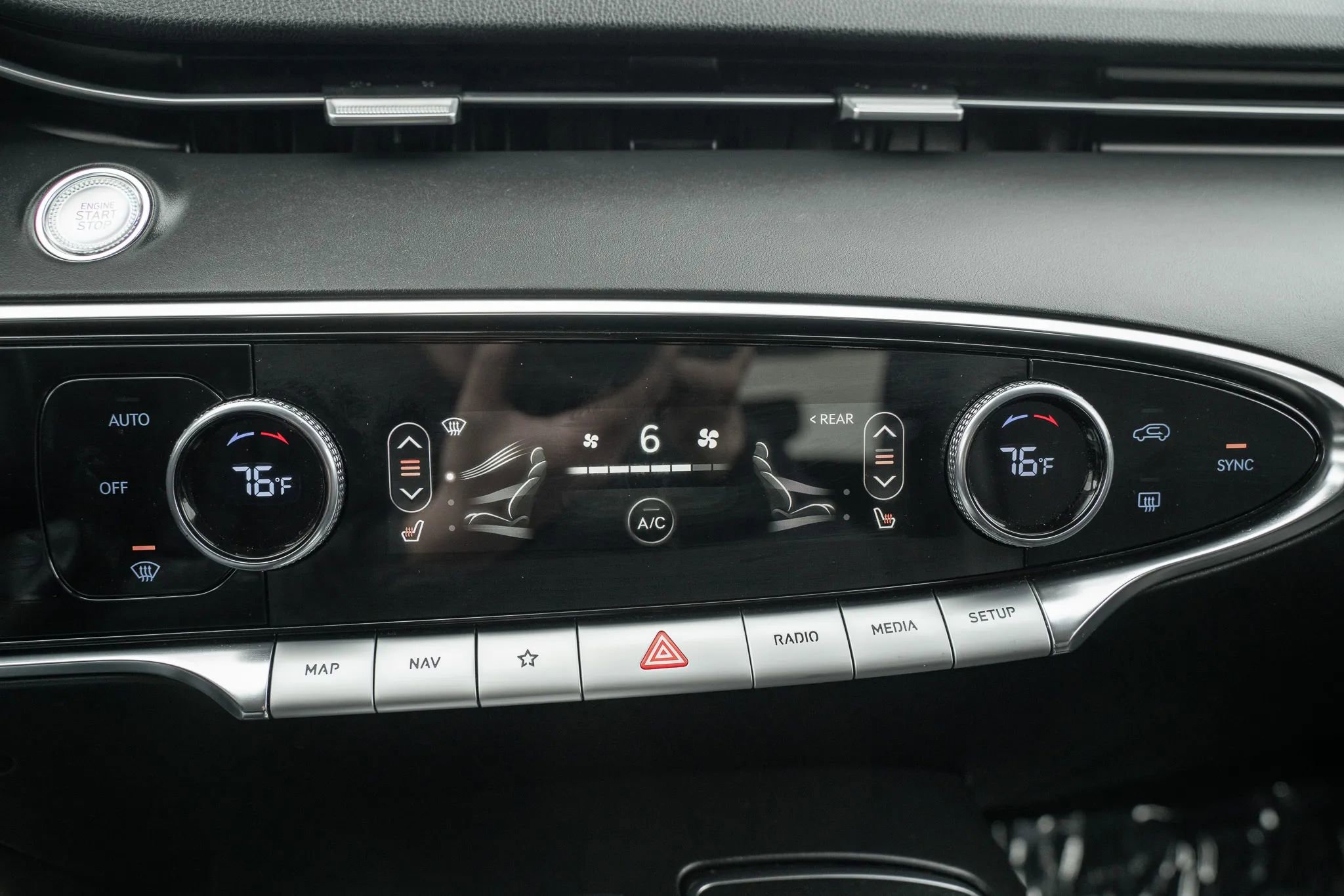 Used 2022 Genesis GV70 2.5T image 26