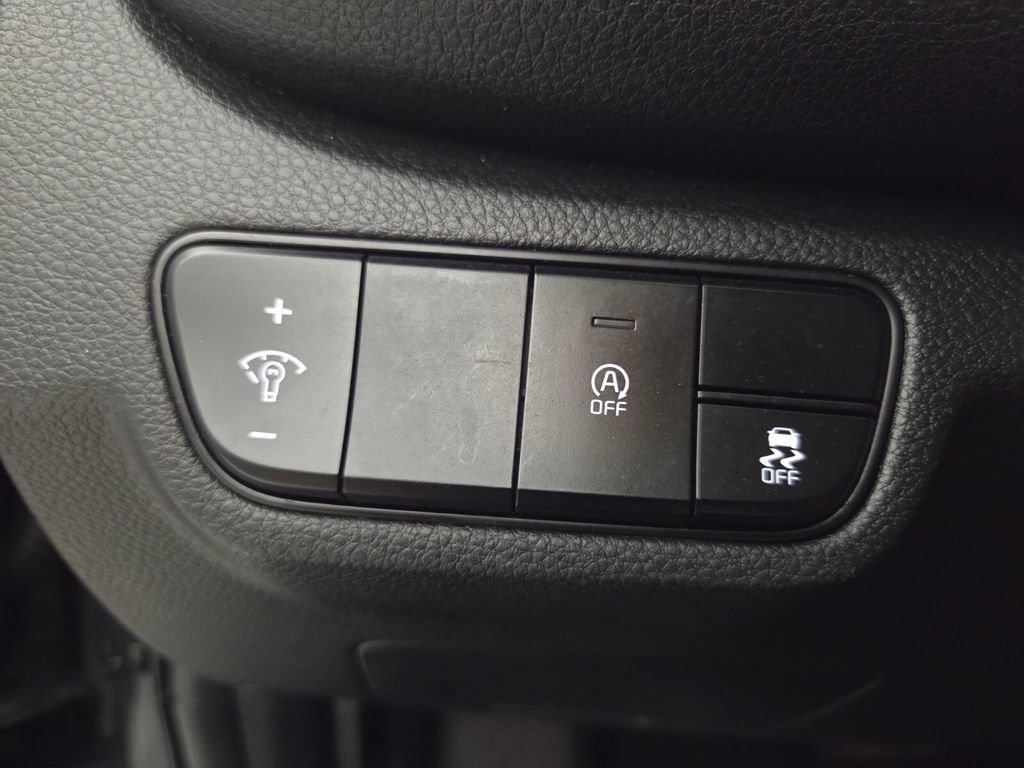 Used 2024 Kia Seltos EX FWD image 19