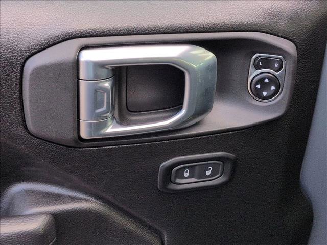 Used 2024 Jeep Wrangler Unlimited w/ Convenience Group AWD/4WD image 12