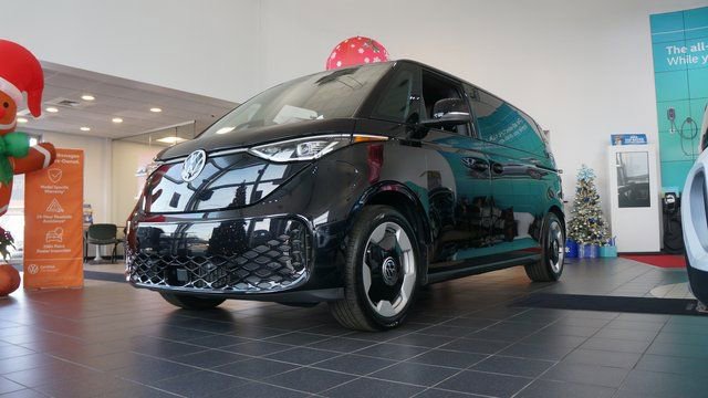 New 2025 Volkswagen ID. Buzz Pro S image 2