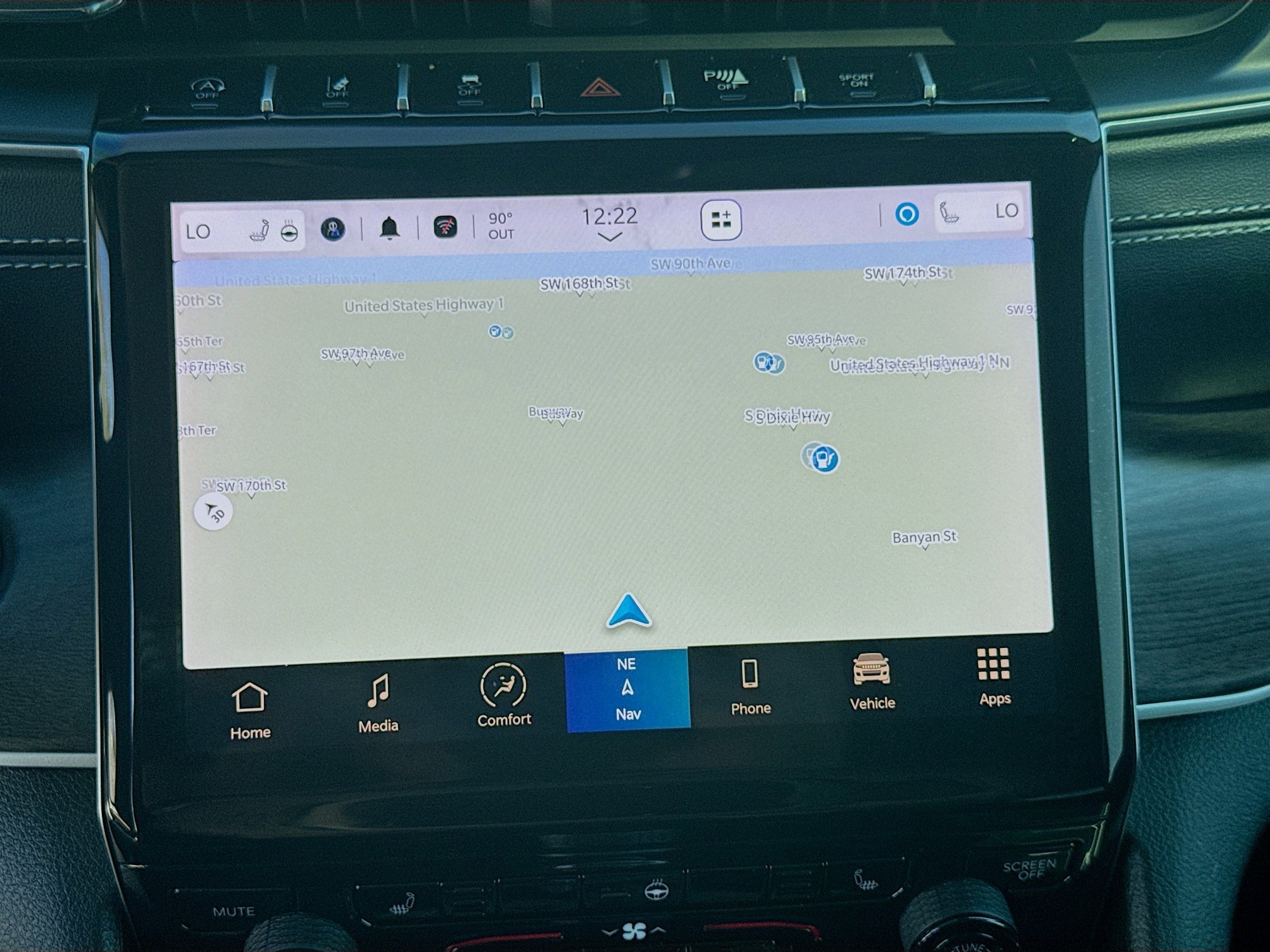 Used 2024 Jeep Grand Cherokee Limited w/ Black Appearance Package image 13