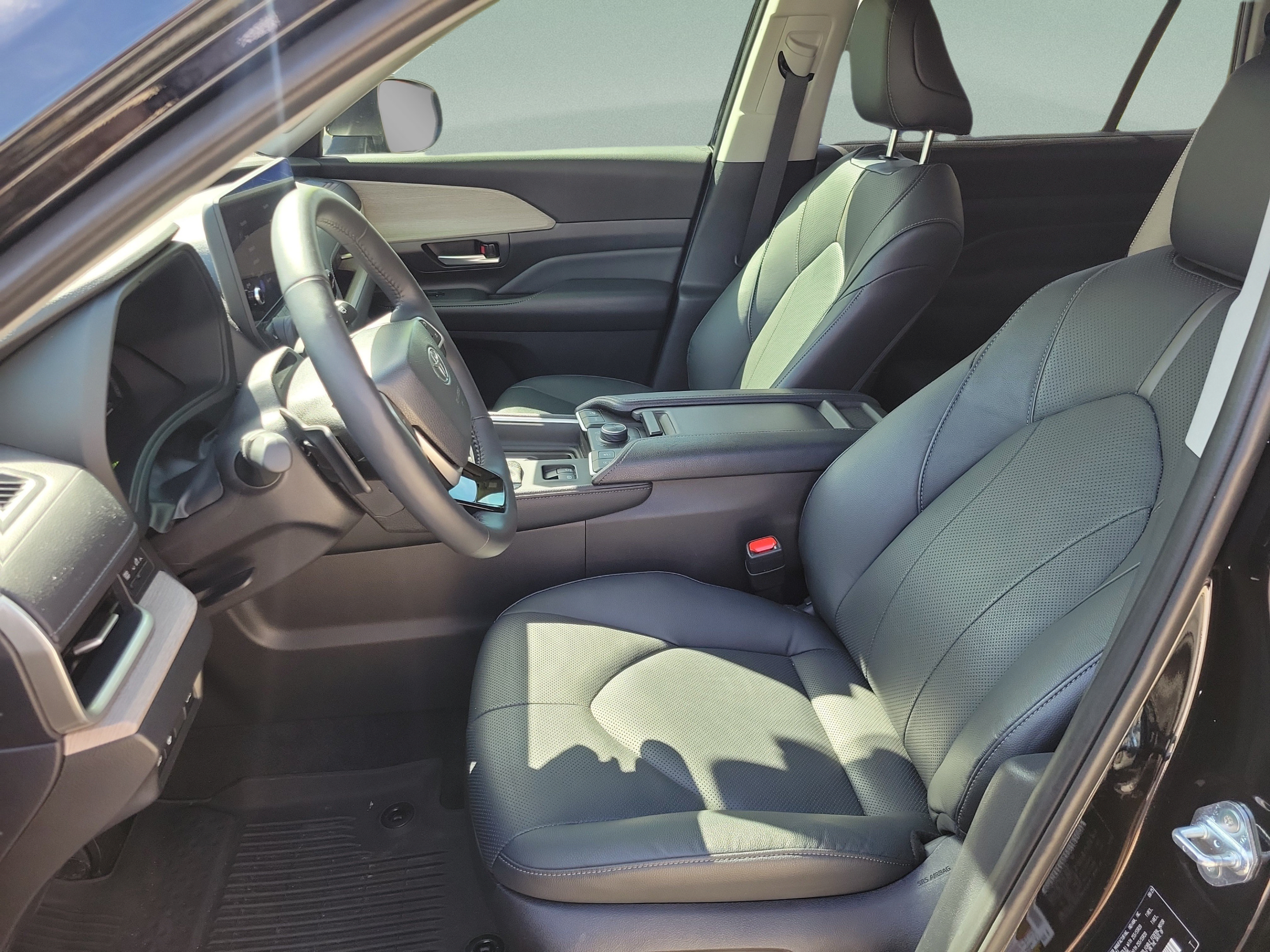 Certified 2025 Toyota Grand Highlander AWD image 9