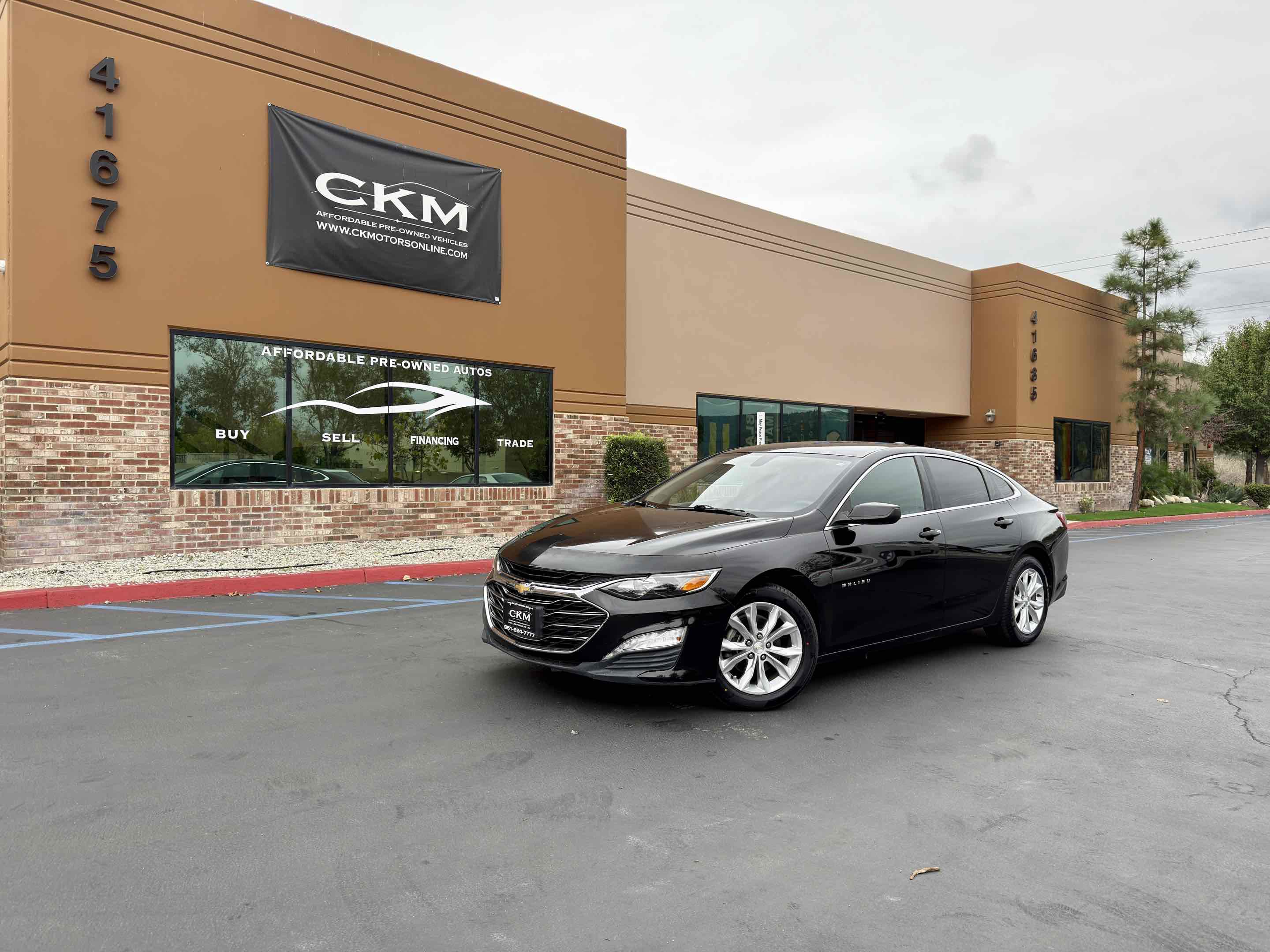 Used 2020 Chevrolet Malibu LT image 2