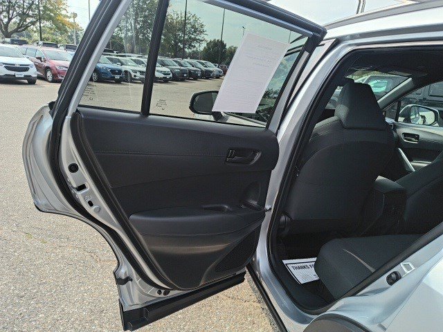 Used 2024 Toyota Corolla Cross SE image 12