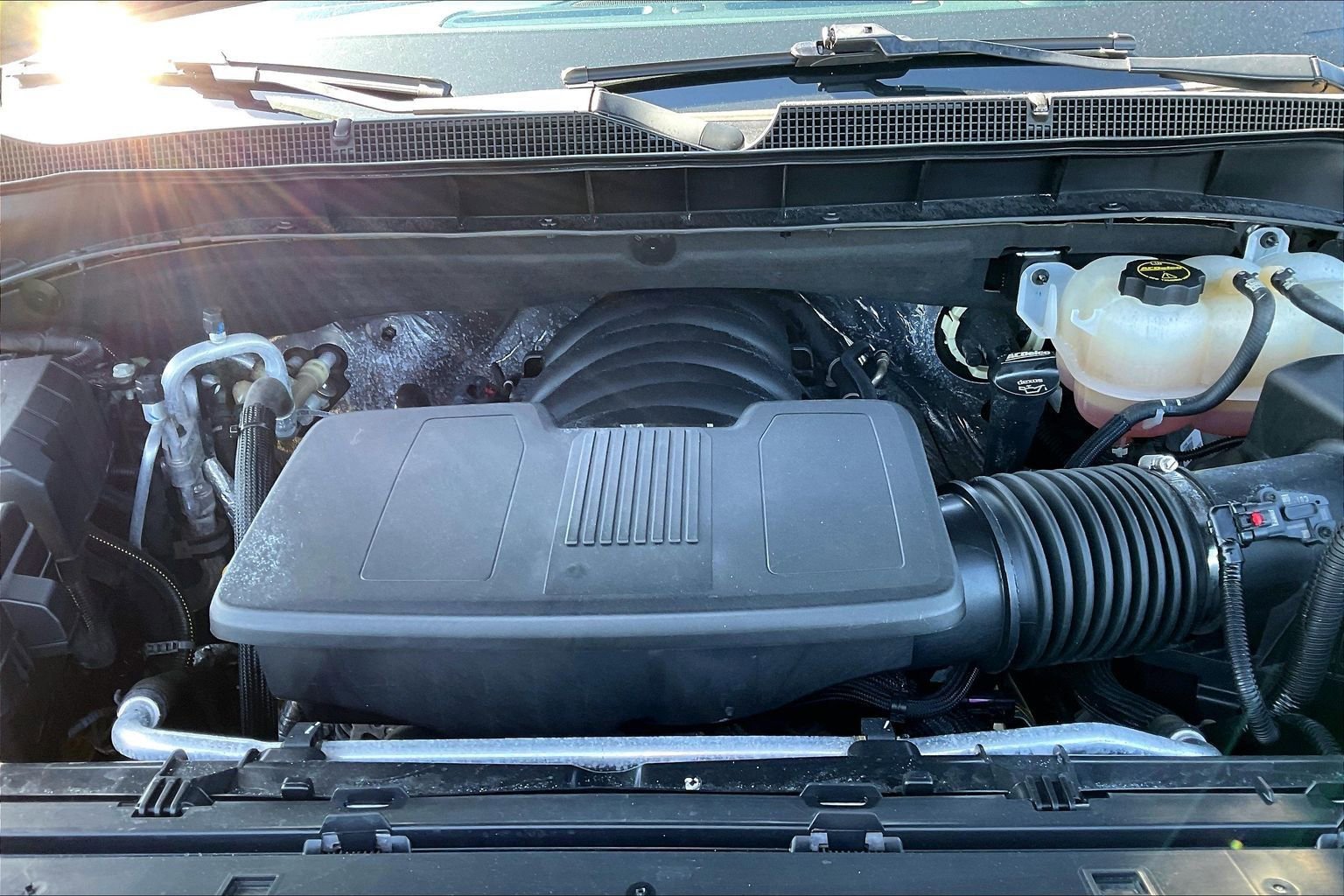 Used 2024 Chevrolet Tahoe Premier AWD/4WD image 31