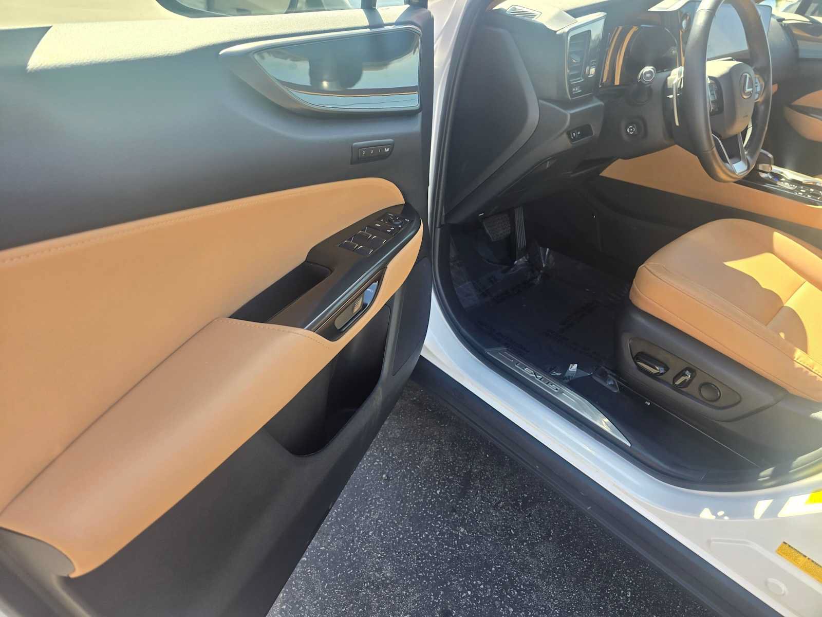 Used 2025 Lexus NX 350h AWD w/ Accessory Package (2T) image 21
