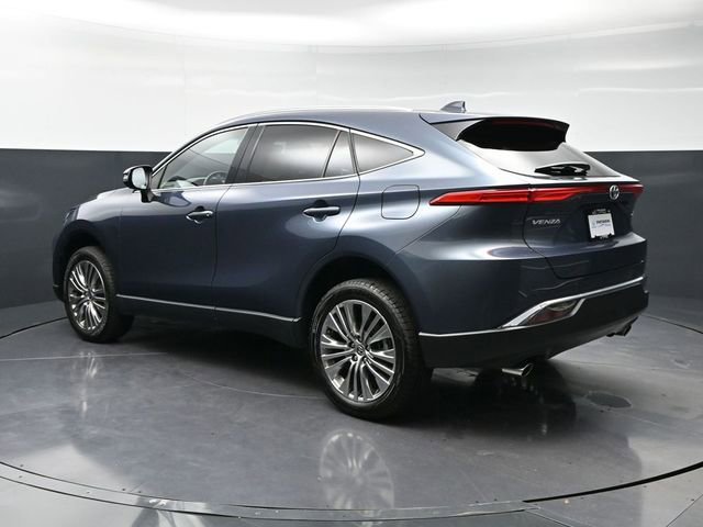 Used 2024 Toyota Venza XLE AWD/4WD image 7