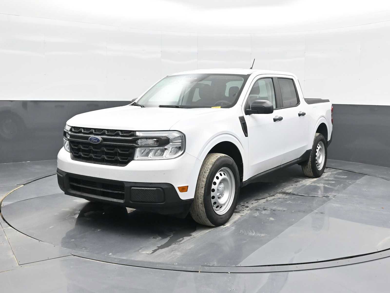 Used 2023 Ford Maverick XL image 4