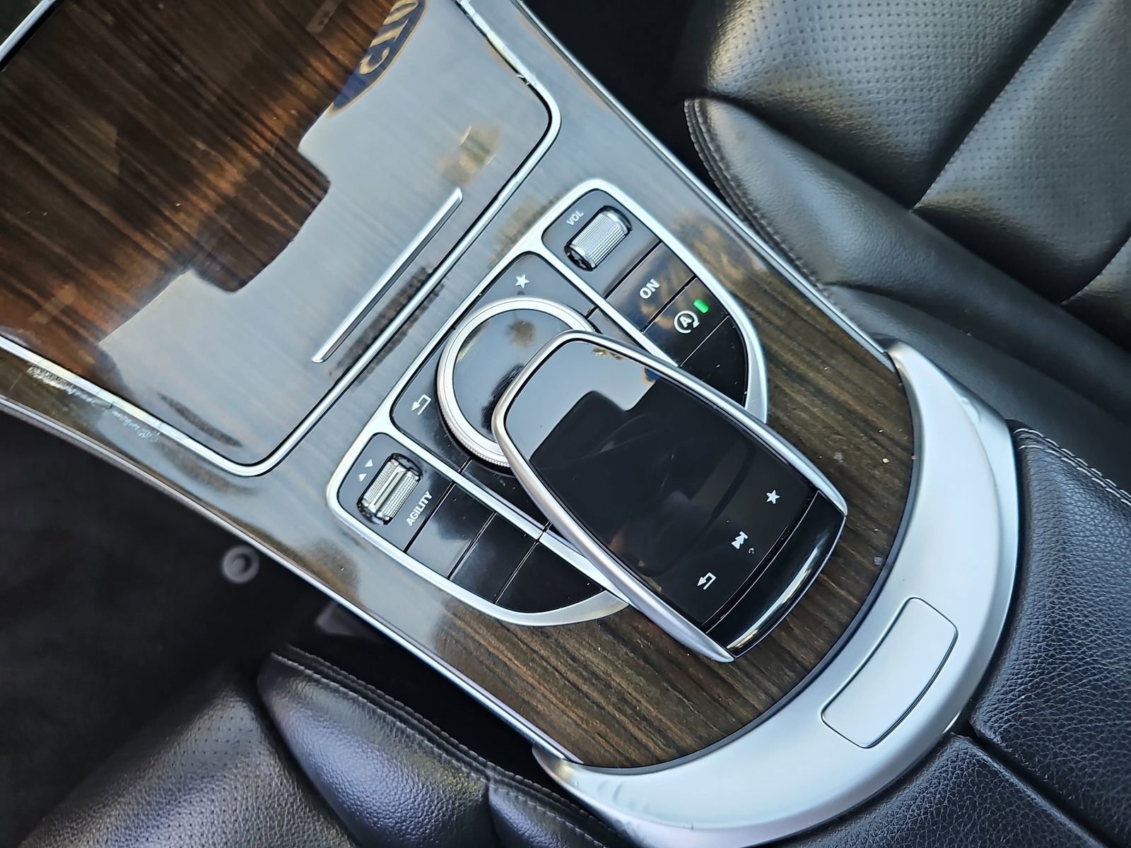 Used 2015 Mercedes-Benz C 400 4MATIC image 29
