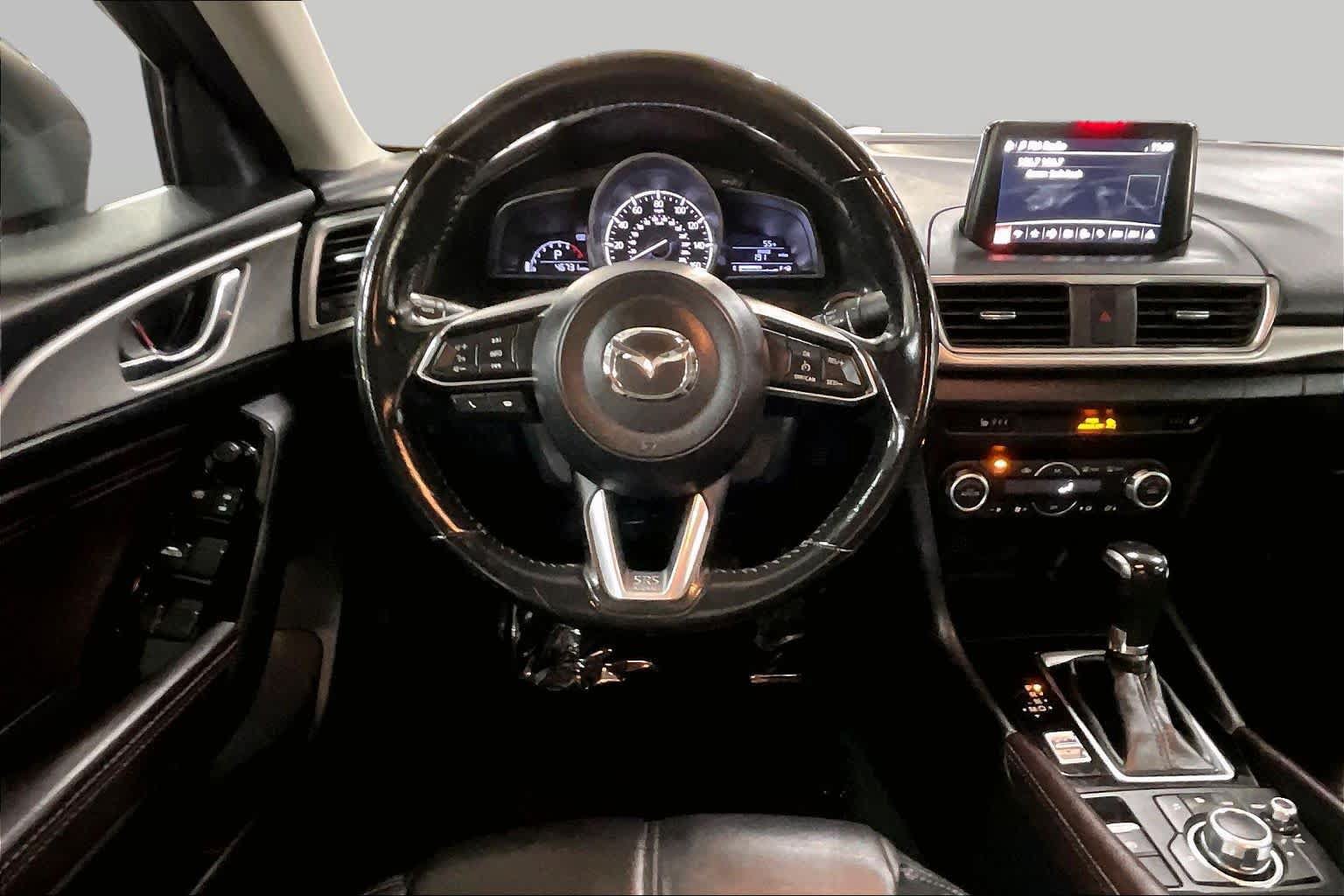 Used 2018 MAZDA MAZDA3 Touring FWD image 6