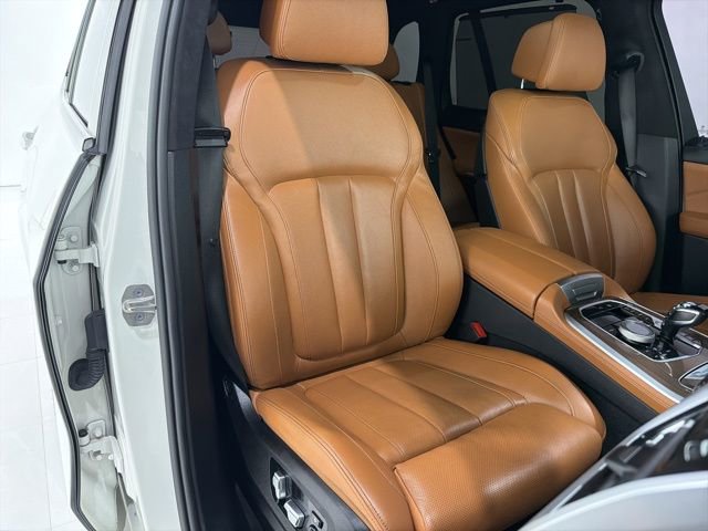 Used 2021 BMW X5 M50i w/ Executive Package image 19
