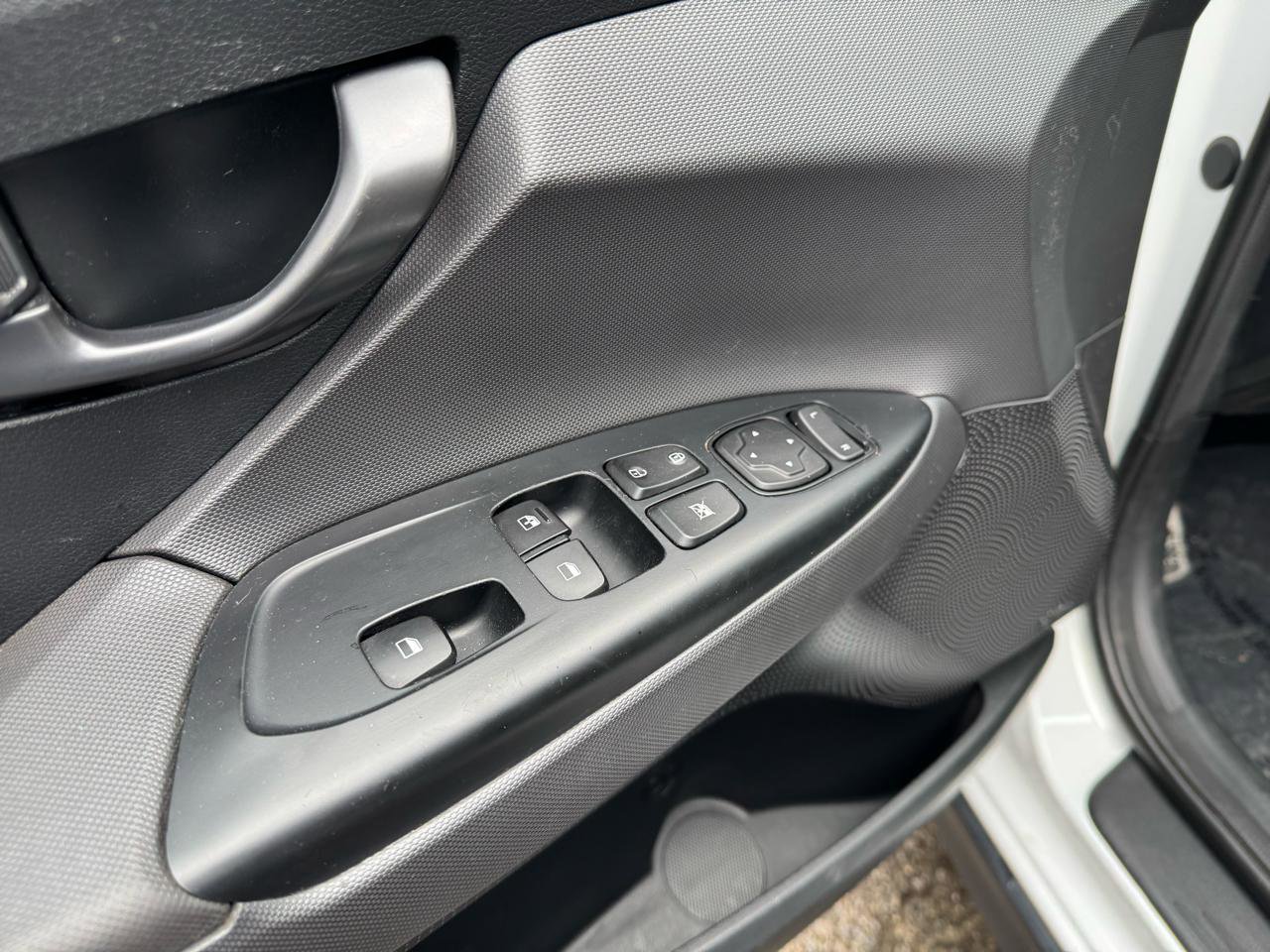 Used 2019 Hyundai Veloster Turbo Ultimate image 21