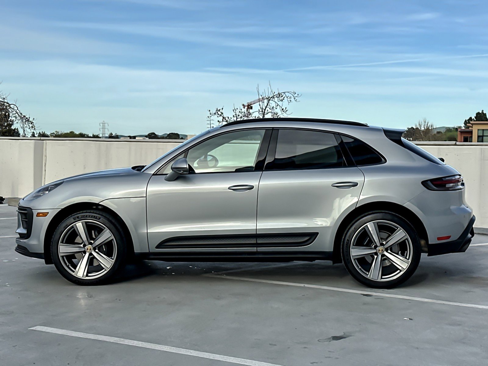 Used 2025 Porsche Macan image 2
