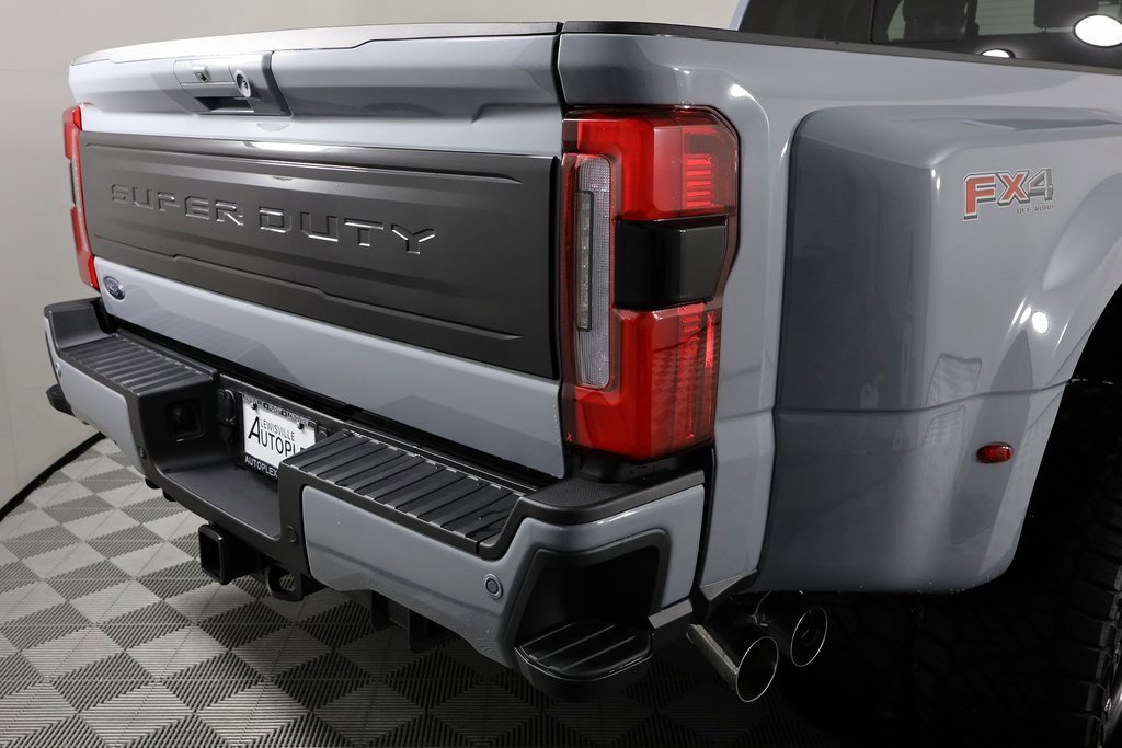Used 2025 Ford F450 Platinum w/ FX4 Off-Road Package image 55
