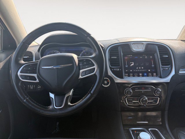 Used 2019 Chrysler 300 Limited RWD video 2