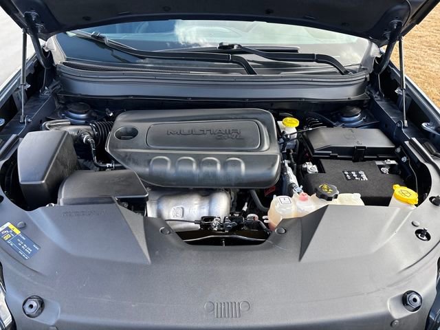 Used 2019 Jeep Cherokee Latitude Plus w/ Comfort/Convenience Group image 25