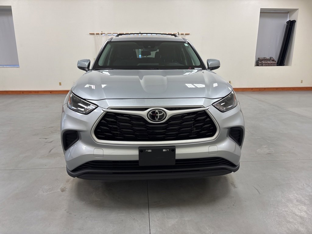 Used 2023 Toyota Highlander L image 3