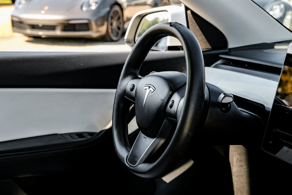 Used 2020 Tesla Model Y Long Range AWD/4WD image 9