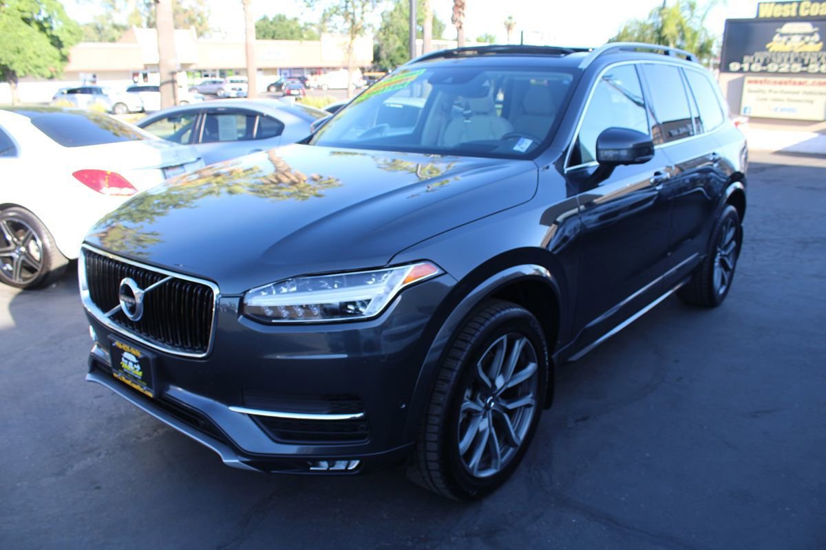 Used 2017 Volvo XC90 T6 Momentum w/ Vision Package image 4