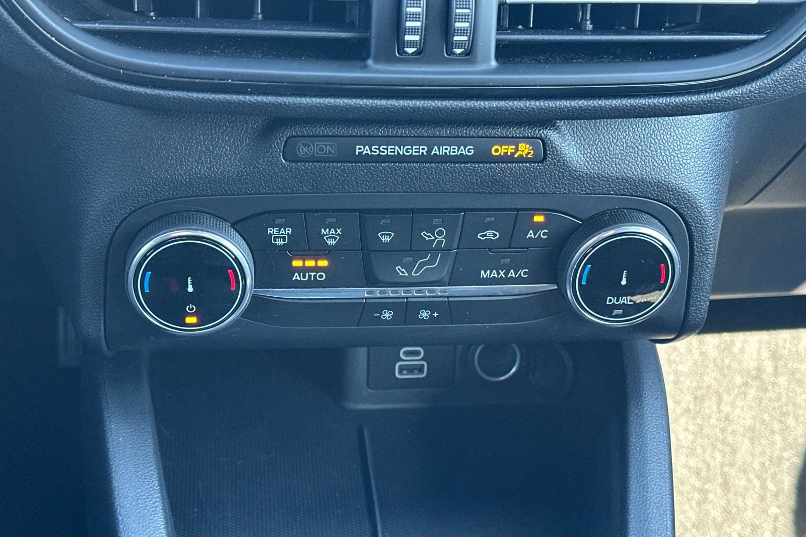 Used 2025 Ford Escape ST-Line image 20