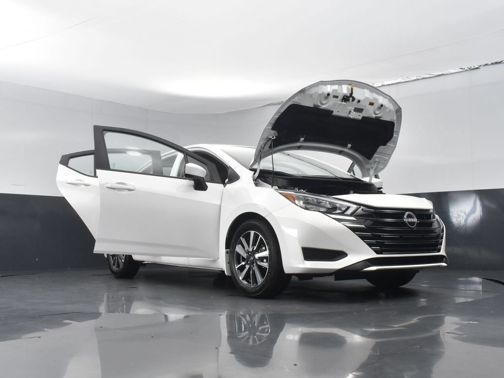 New 2025 Nissan Versa SV w/ Trunk Package FWD image 28