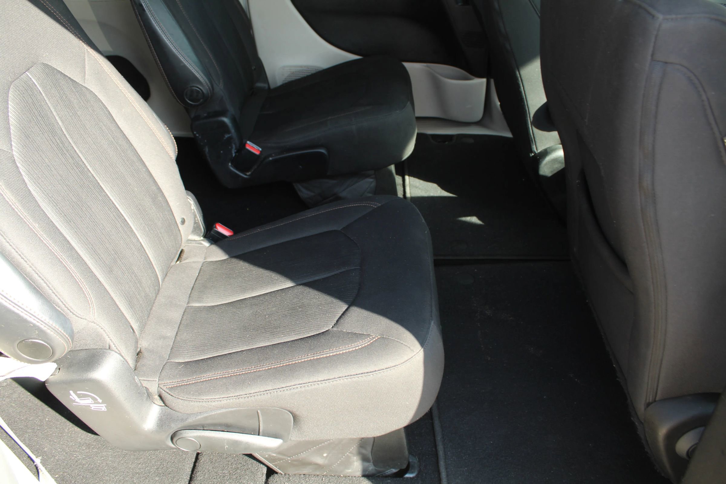 Used 2019 Chrysler Pacifica Touring Plus image 26