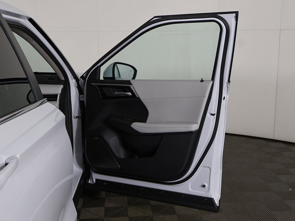 New 2025 Mitsubishi Outlander SE image 24