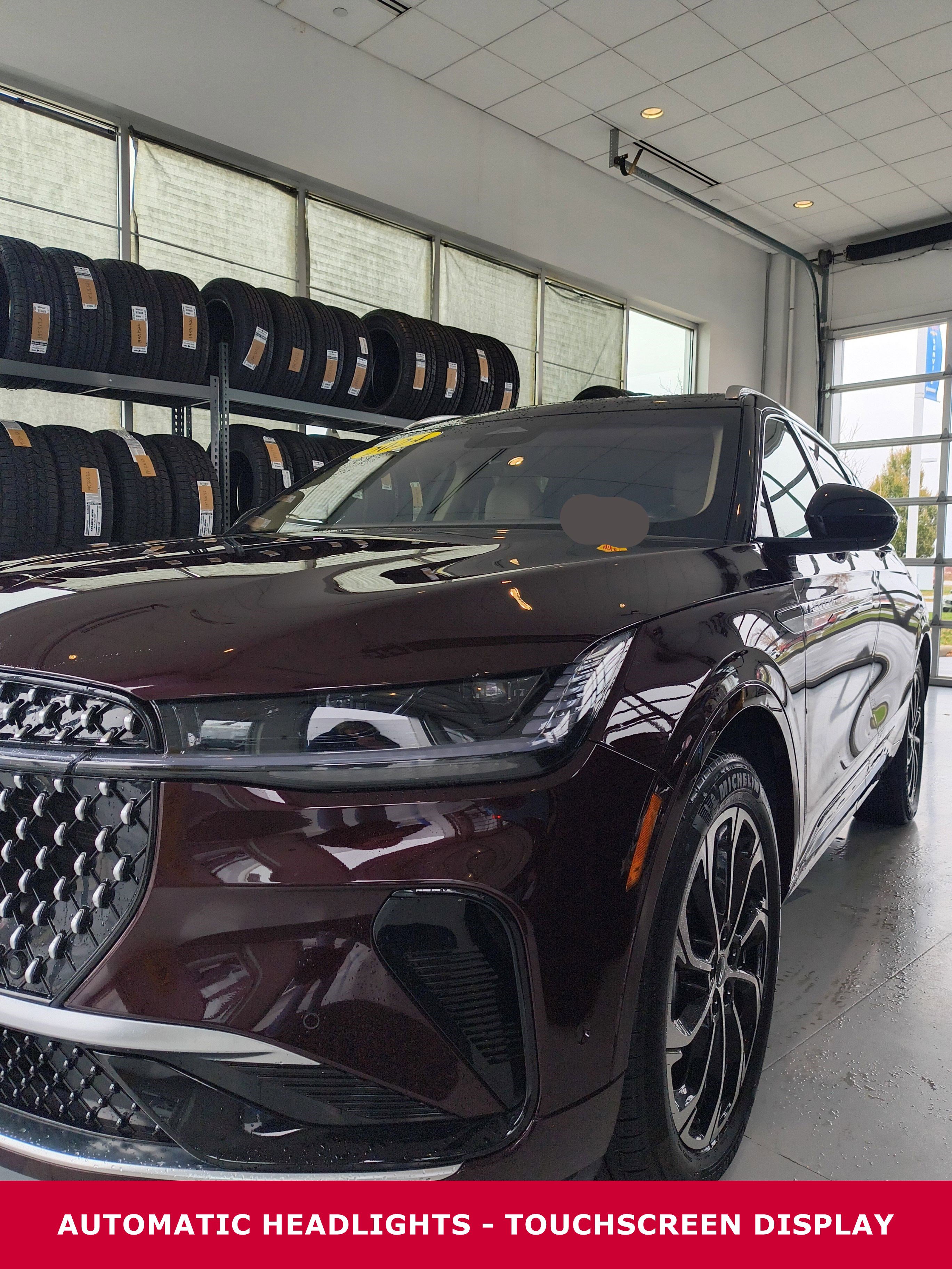 Used 2024 Lincoln Nautilus Reserve w/ Equipment Group 202A image 2