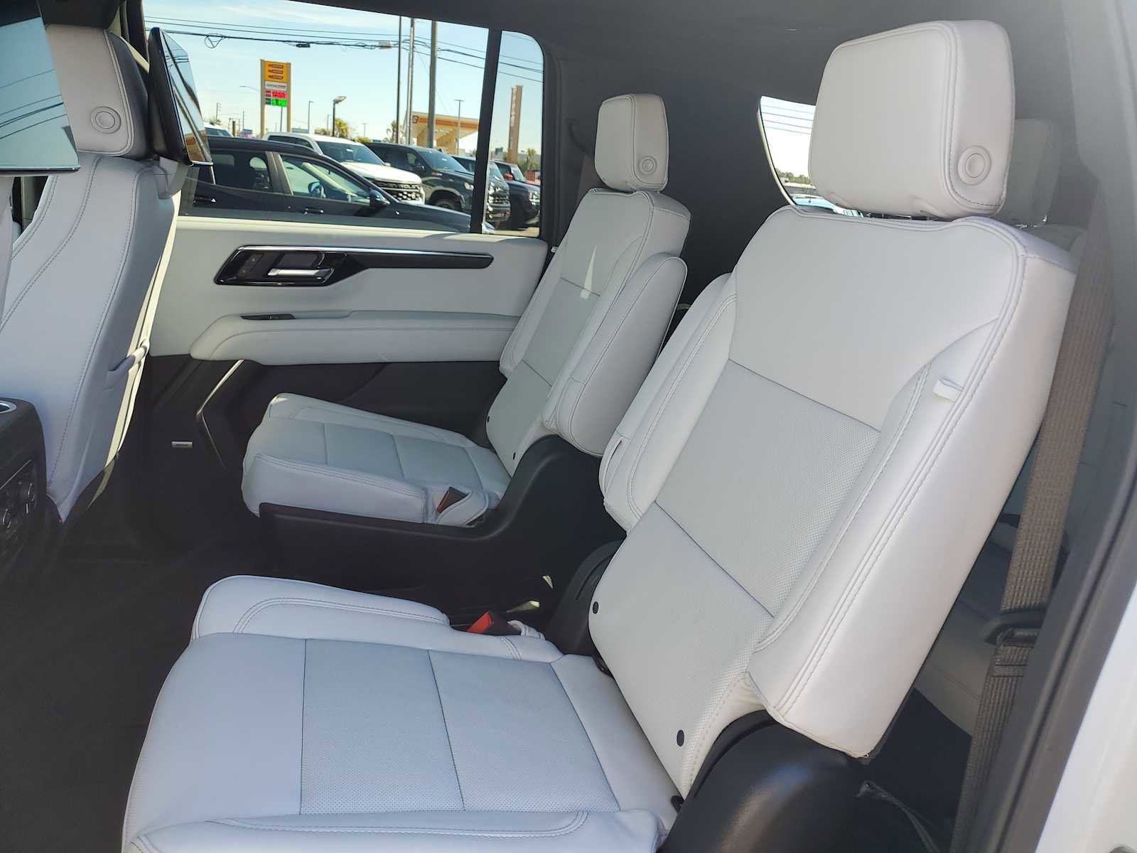 New 2026 Chevrolet Suburban Premier AWD/4WD image 15