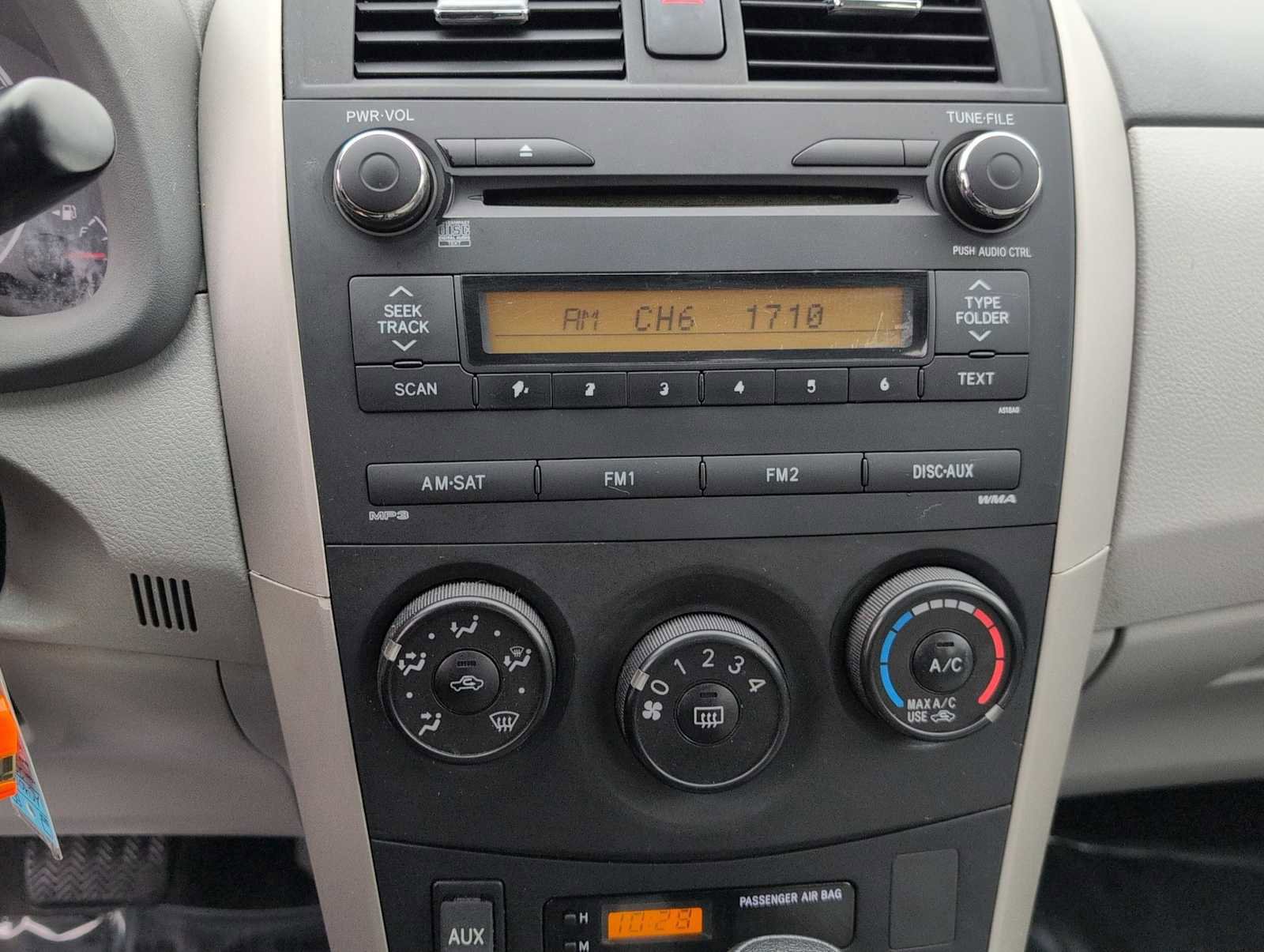 Used 2010 Toyota Corolla image 25