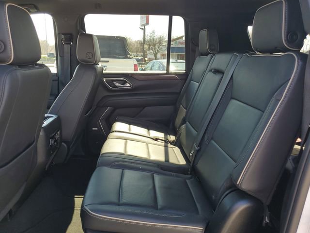 Used 2024 Chevrolet Suburban Premier AWD/4WD image 16