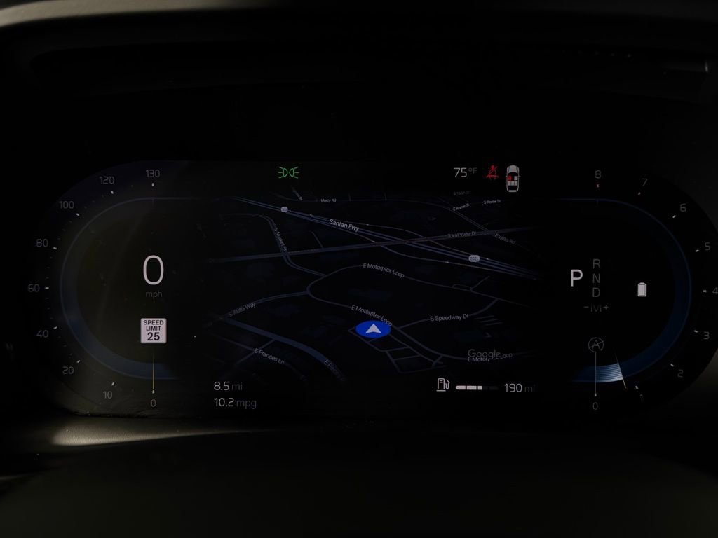 Used 2025 Volvo XC40 B5 Core image 15