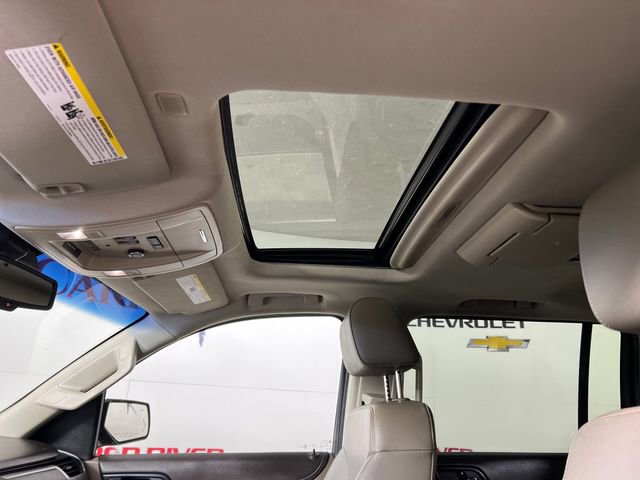 Used 2017 Chevrolet Suburban Premier image 21