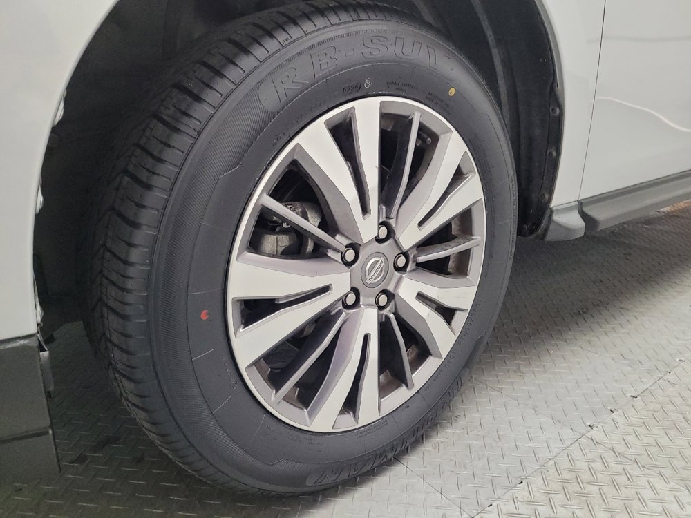 Used 2019 Nissan Pathfinder SL AWD/4WD image 31