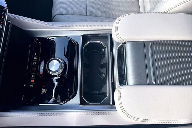 New 2026 Jeep Grand Wagoneer L 4WD image 8