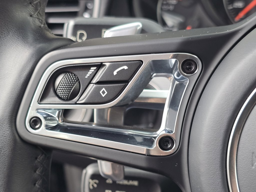 Used 2017 Porsche 911 Turbo image 24