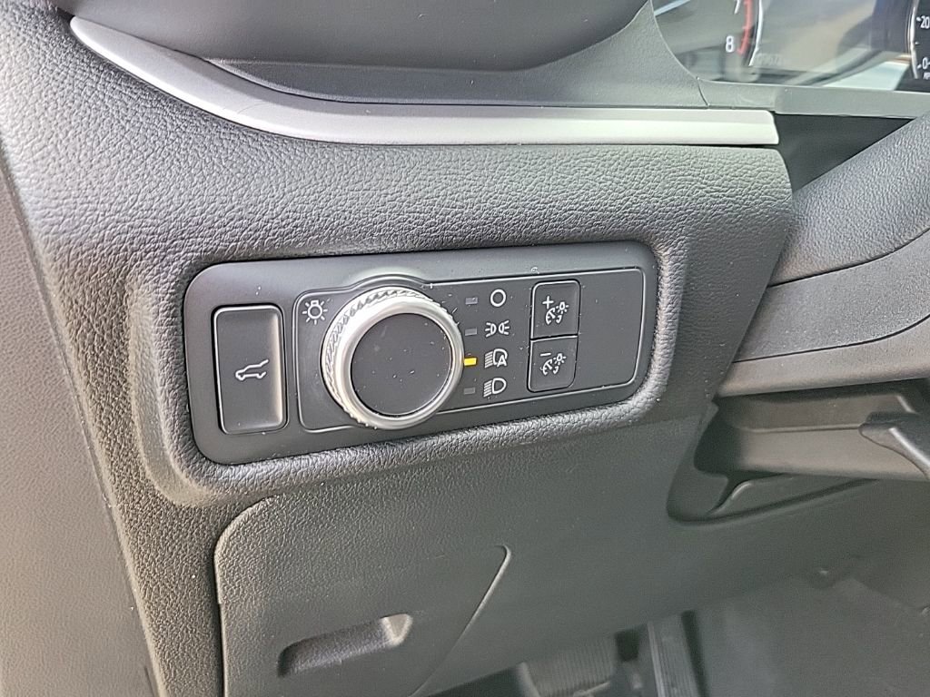 Used 2022 Ford Explorer XLT image 20