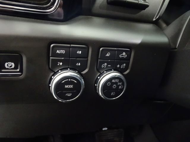Used 2025 GMC Sierra 1500 AT4 w/ Technology Package image 11