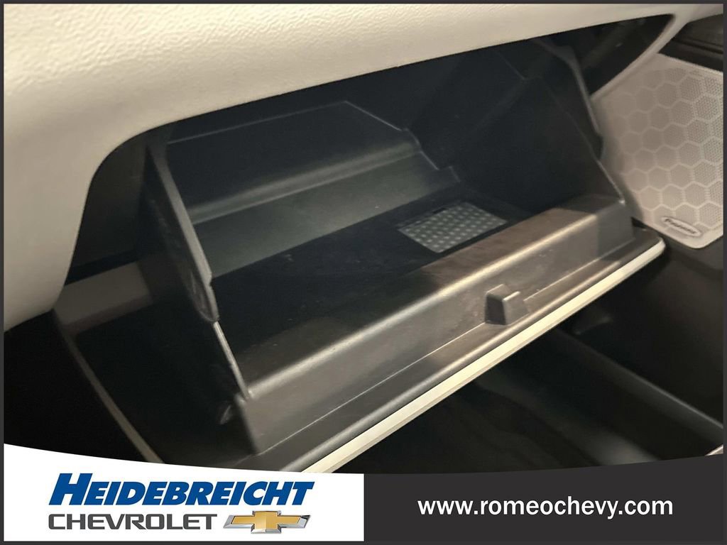 Used 2016 Chevrolet Equinox LTZ w/ Enhanced Convenience Package image 25