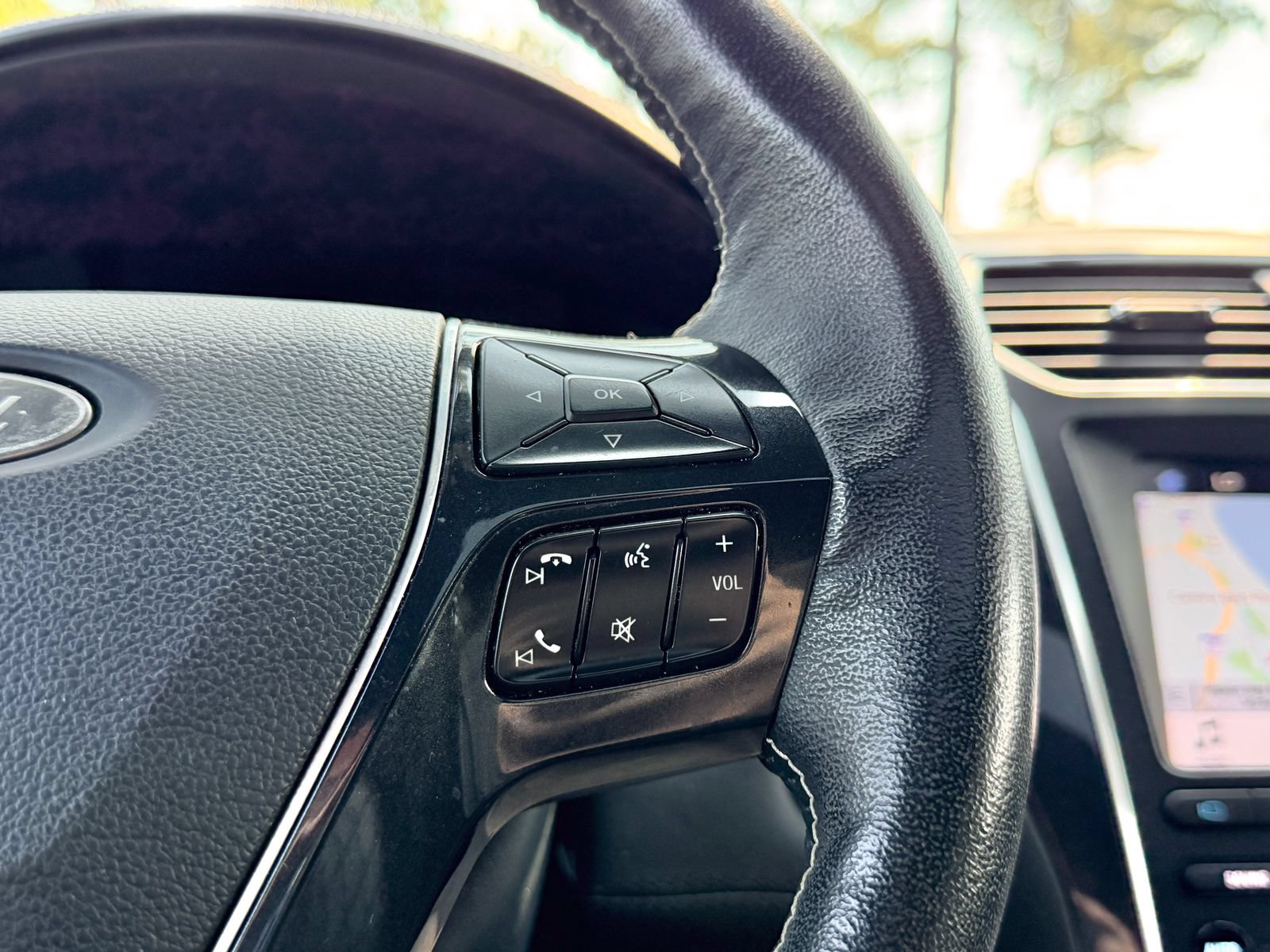 Used 2019 Ford Explorer Platinum AWD/4WD image 24
