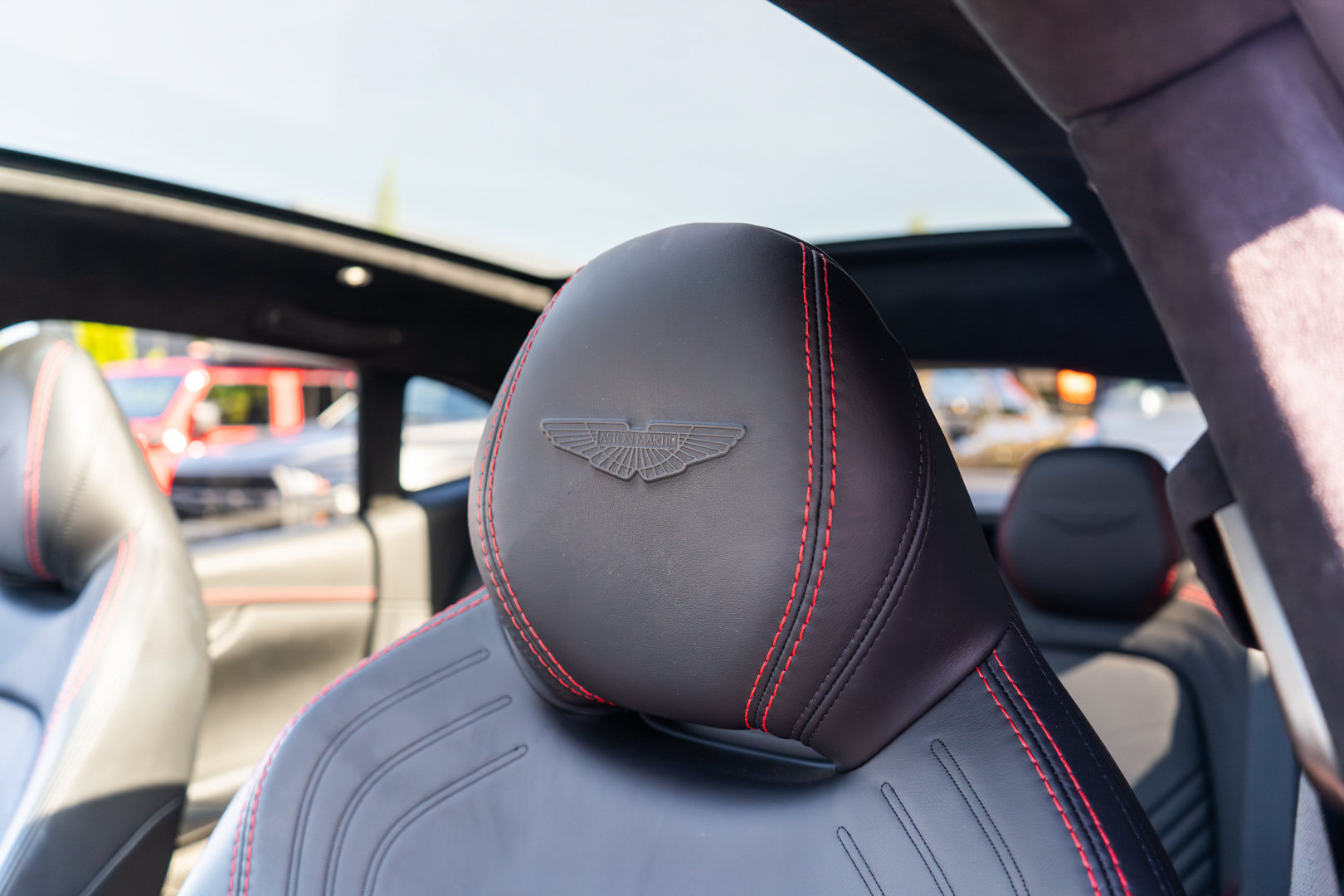 Used 2022 Aston Martin DBX AWD/4WD image 12