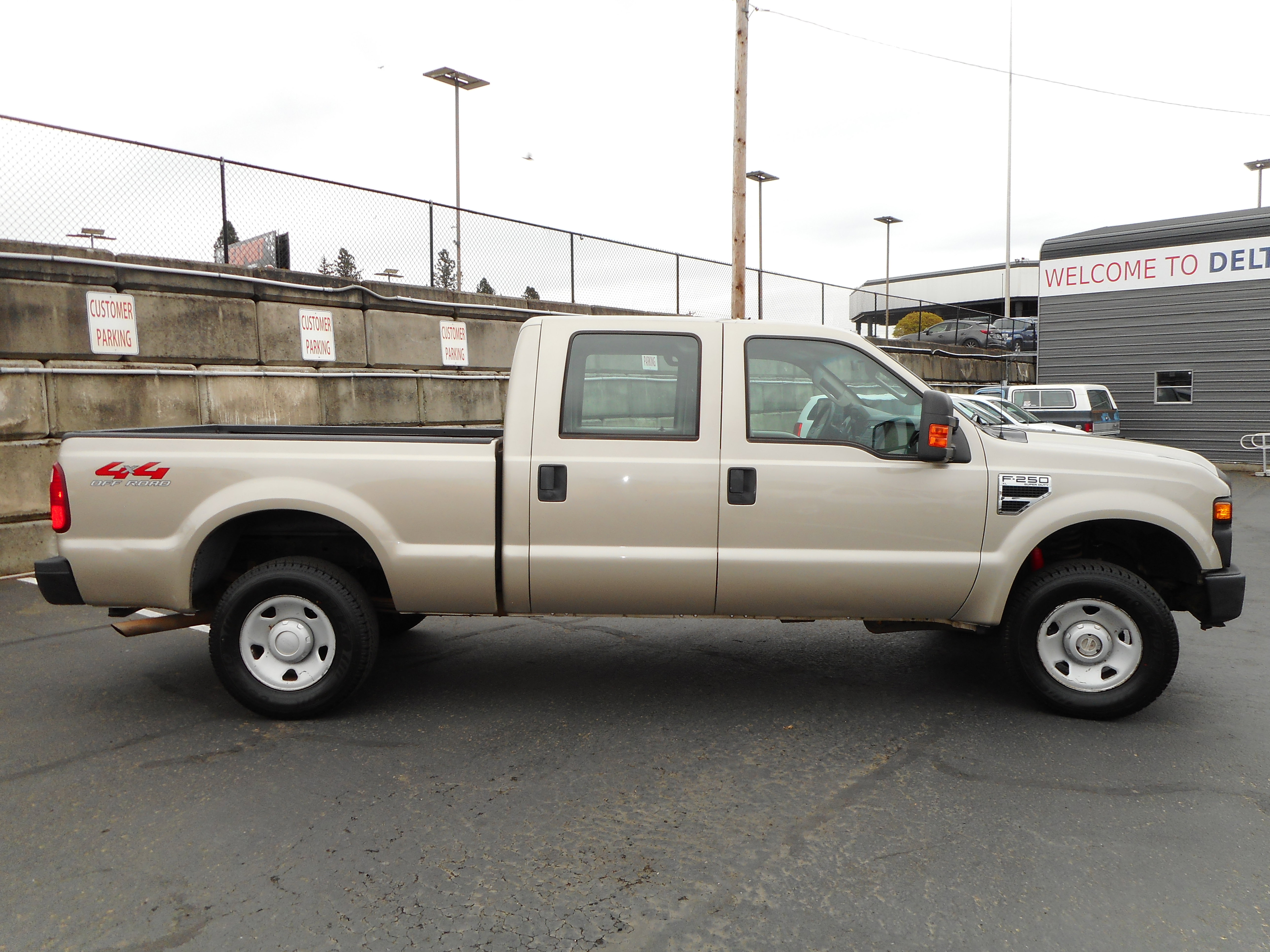 Used 2009 Ford F250 XL AWD/4WD image 2