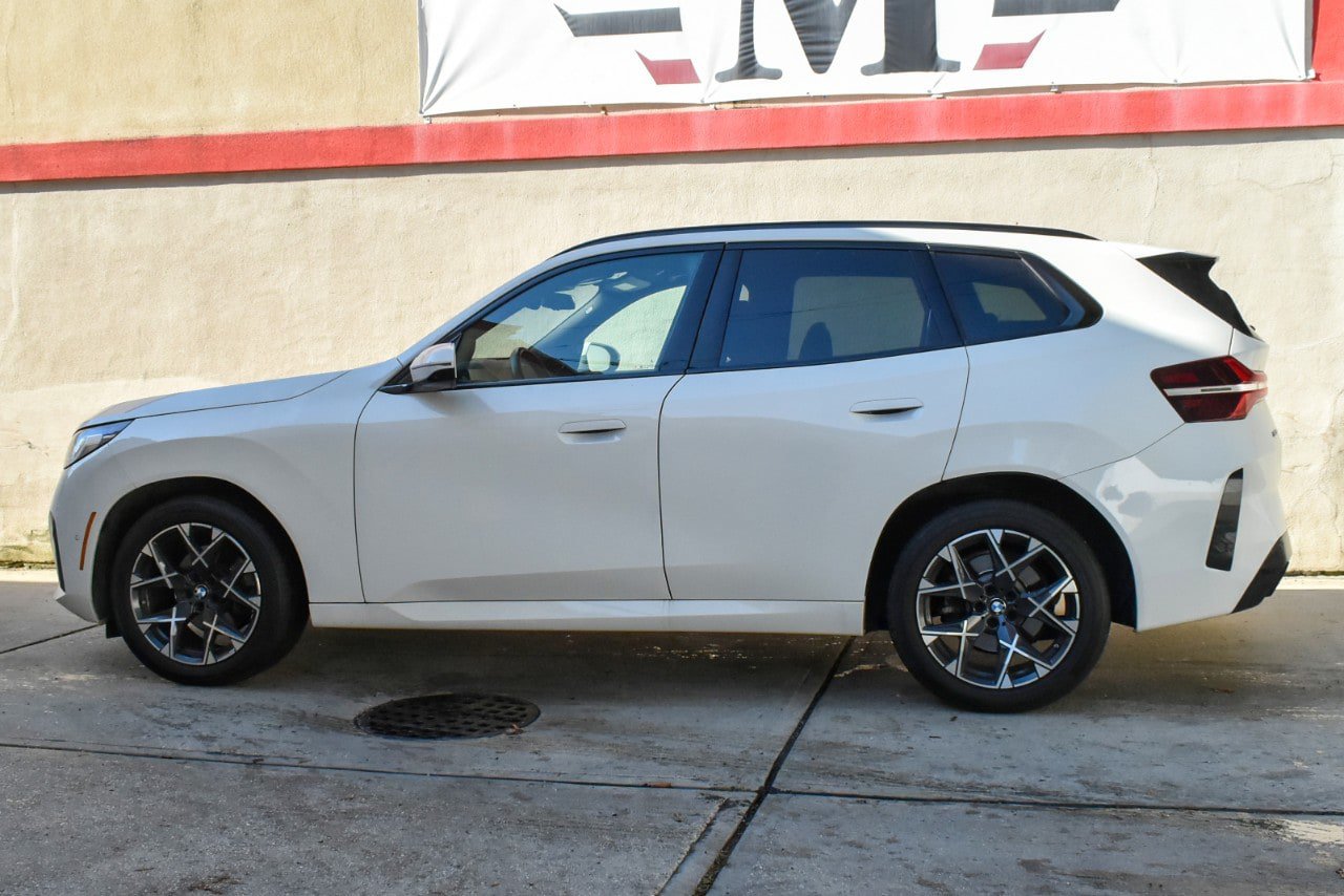 Used 2025 BMW X3 xDrive30i AWD/4WD image 4