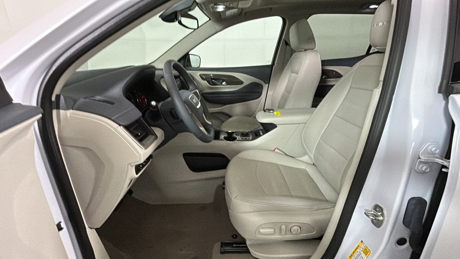 Used 2023 GMC Terrain Denali w/ Denali Premium Package AWD/4WD image 14
